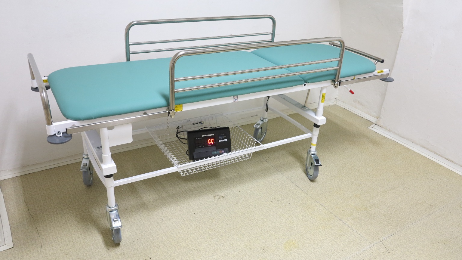 Nemocniční lůžko s váhou do 200kg - technologické